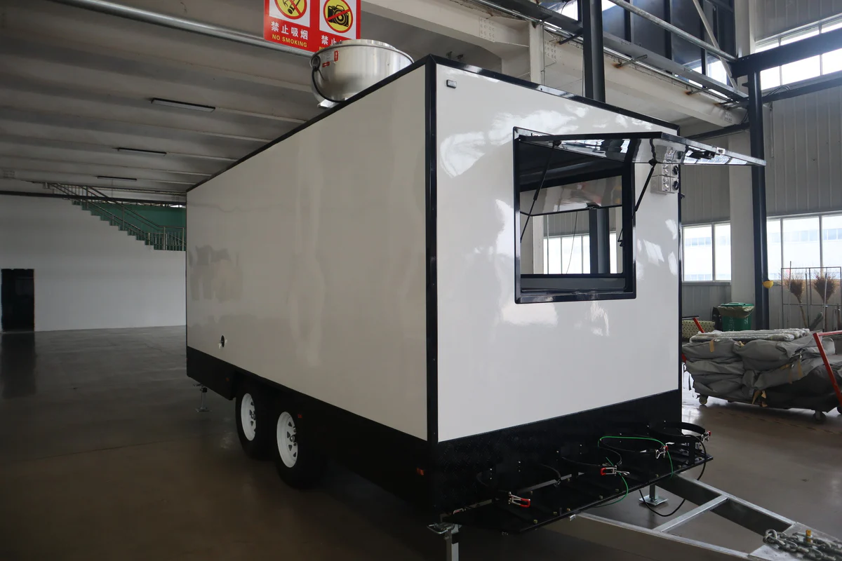 5m Grade Food Trailer - Image 4