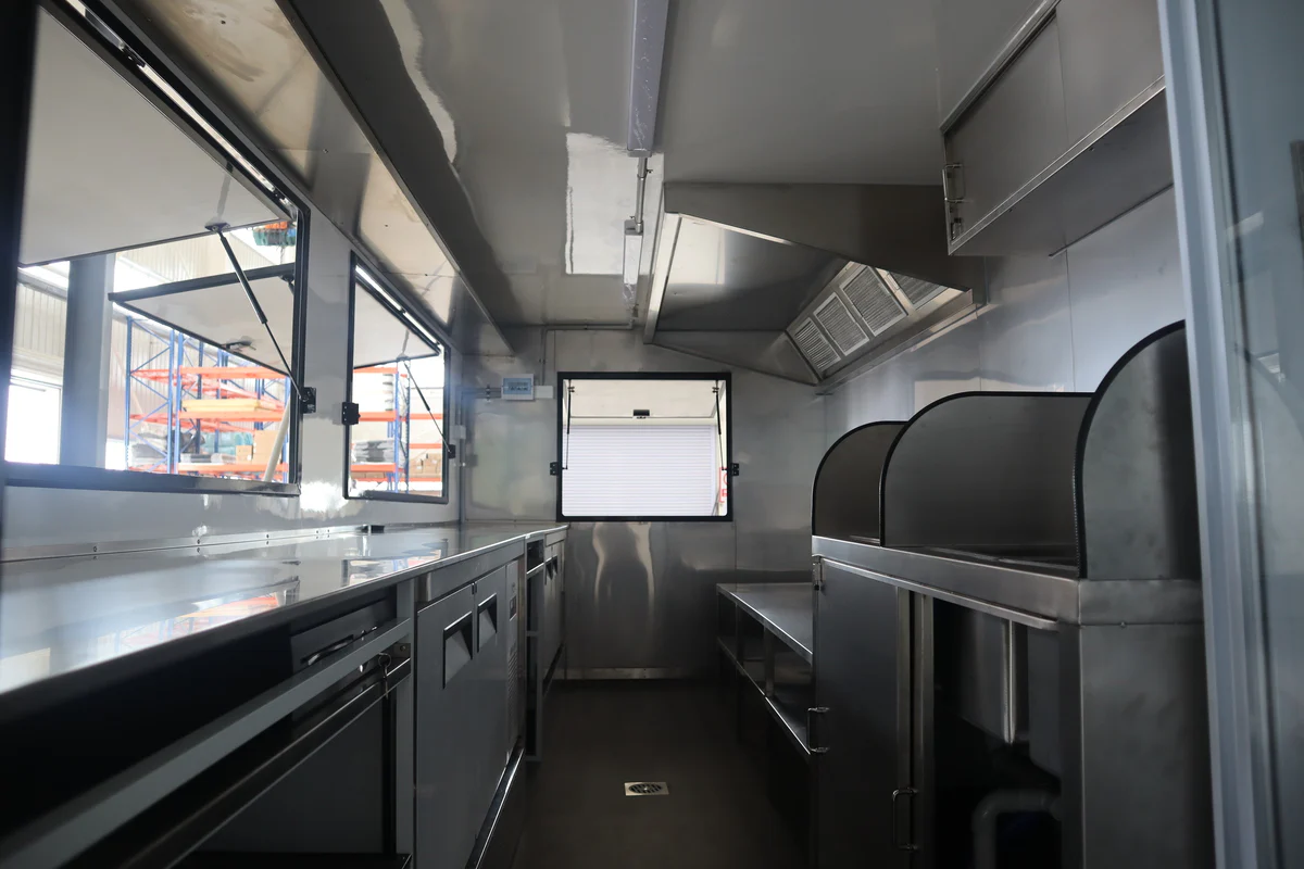 5m Grade Food Trailer - Image 7