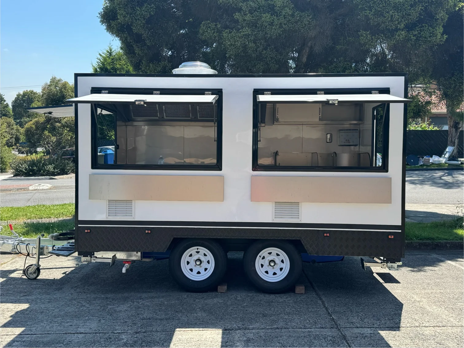4M Grade Food Trailer