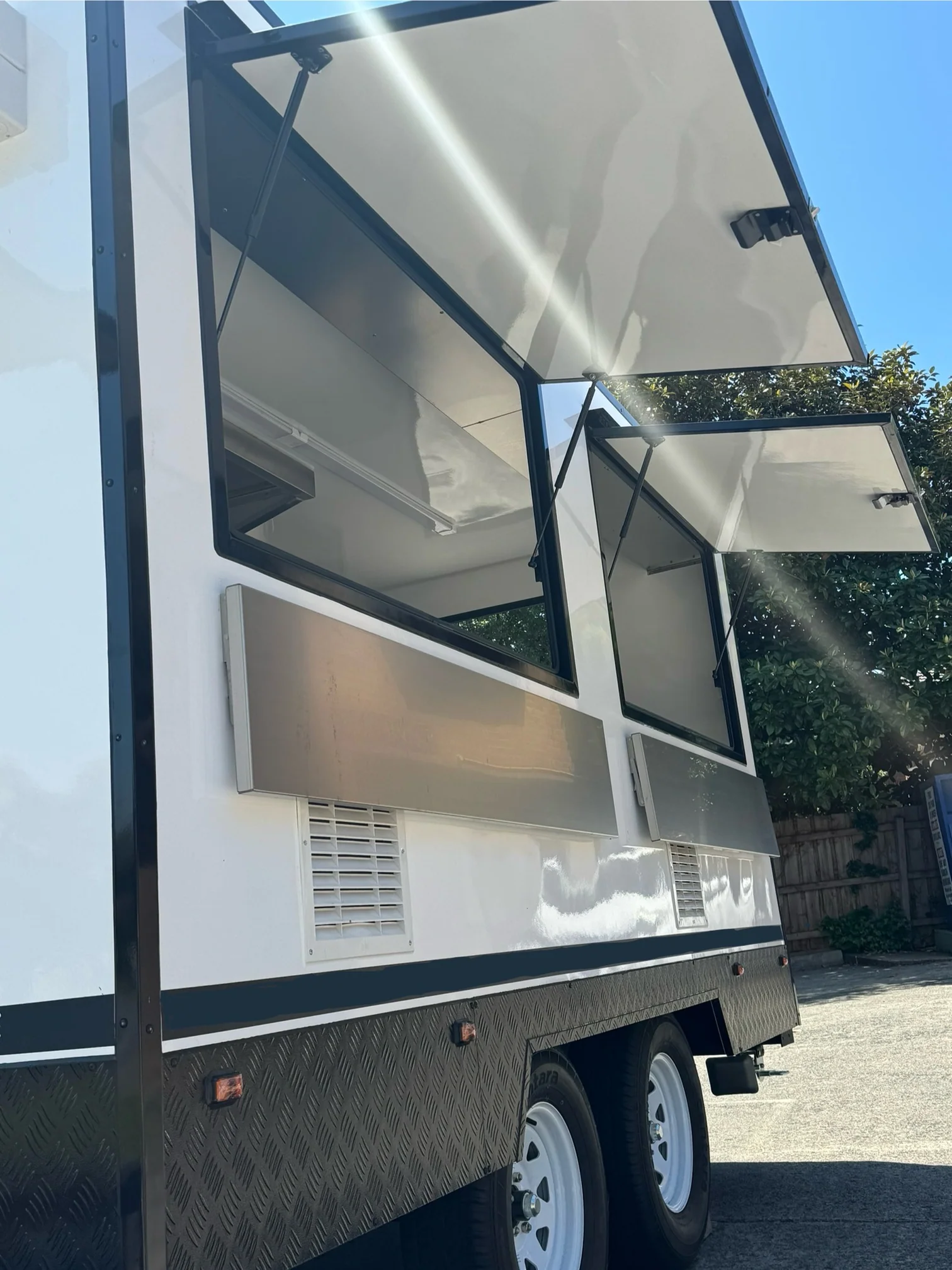 4M Grade Food Trailer - Image 5